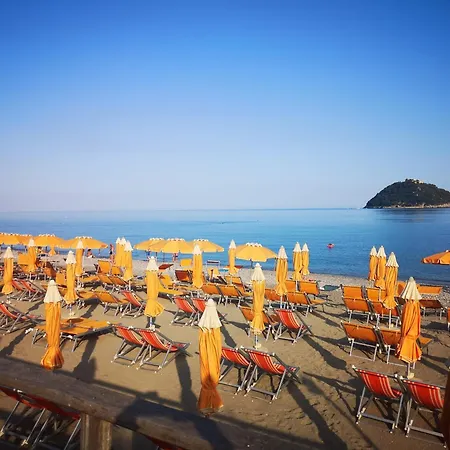 Stazione Del Sole アルベンガ